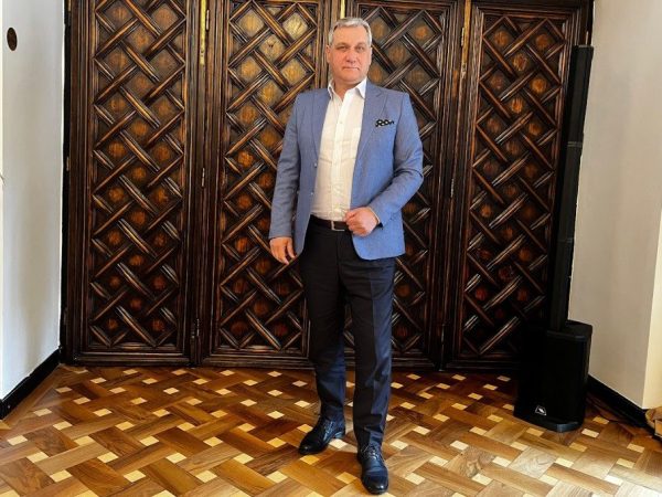 Sandu Staicu, liderul care protejează drepturile copiilor prin Fundația Dignitas